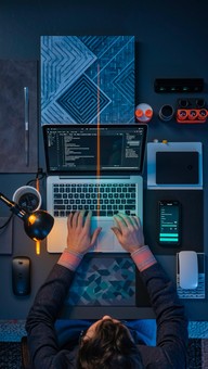 Criação de site responsivo exibido em um computador